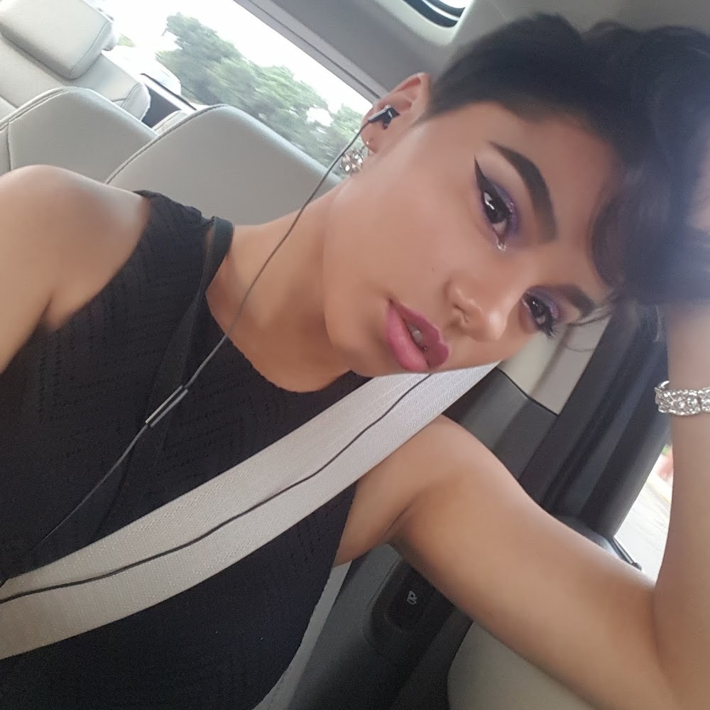 Meet your Posher, Destyni